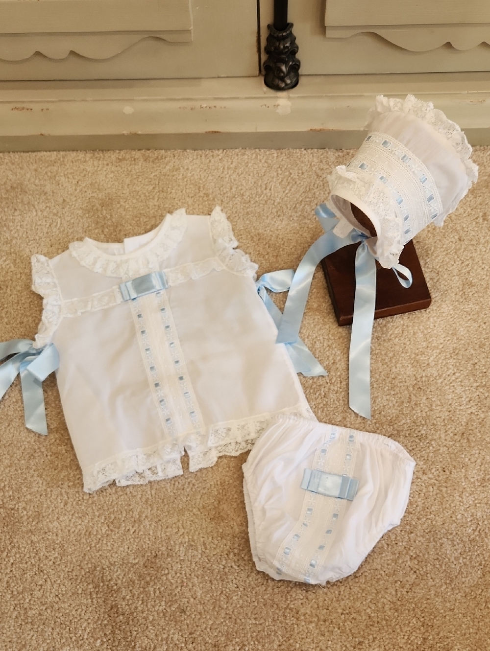 Carmen Solores Spanish Elegant White & Blue Baby Set & Bonnet Size 18 Months
